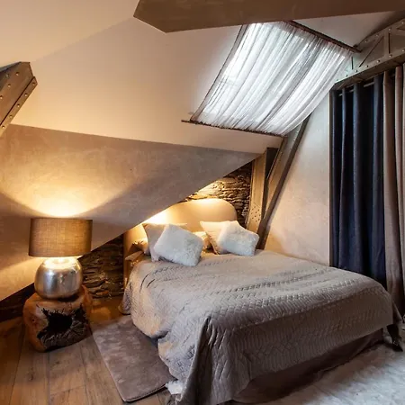 Oluxuxy49 - T3 De Prestige, Place Du Ralliement, 2ème 3ème Et 4ème étage Sans Ascenseur *