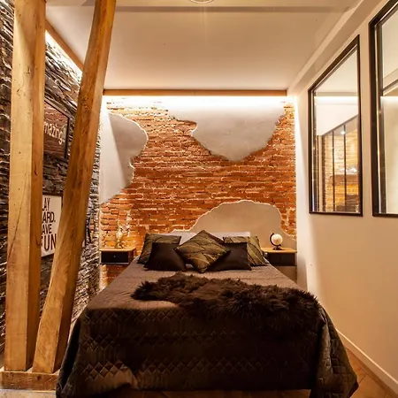 Oluxuxy49 - T3 De Prestige, Place Du Ralliement, 2ème 3ème Et 4ème étage Sans Ascenseur