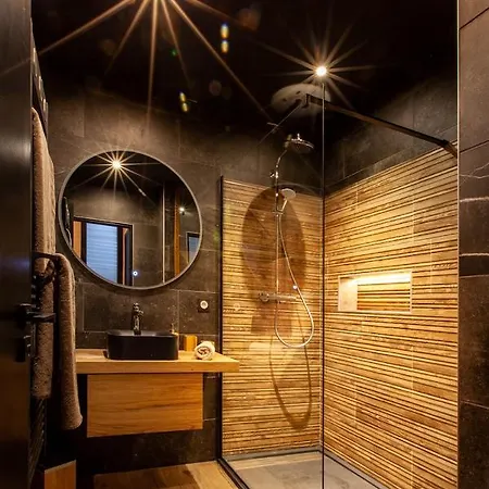 Oluxuxy49 - T3 De Prestige, Place Du Ralliement, 2eme 3eme Et 4eme Etage Sans Ascenseur