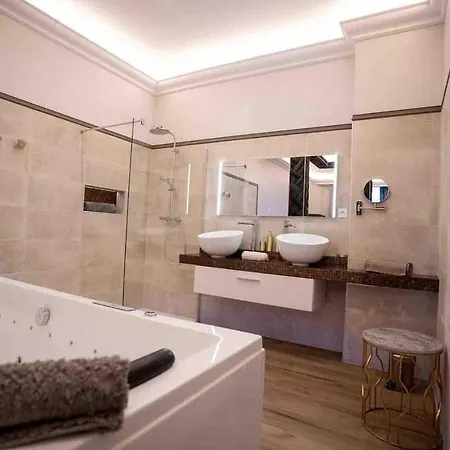 Oluxuxy49 - T3 De Prestige, Place Du Ralliement, 2eme 3eme Et 4eme Etage Sans Ascenseur *