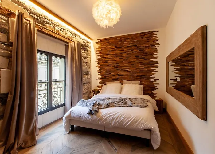 Oluxuxy49 - T3 De Prestige, Place Du Ralliement, 2eme 3eme Et 4eme Etage Sans Ascenseur Διαμέρισμα