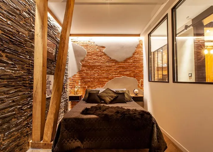 Oluxuxy49 - T3 De Prestige, Place Du Ralliement, 2eme 3eme Et 4eme Etage Sans Ascenseur