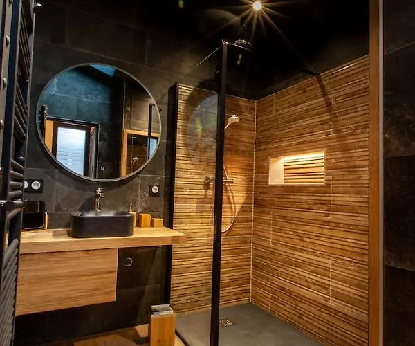 Oluxuxy49 - T3 De Prestige, Place Du Ralliement, 2eme 3eme Et 4eme Etage Sans Ascenseur Ανζέρ