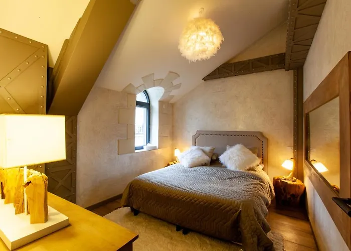 Oluxuxy49 - T3 De Prestige, Place Du Ralliement, 2eme 3eme Et 4eme Etage Sans Ascenseur *