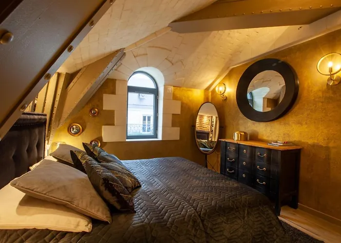 Oluxuxy49 - T3 De Prestige, Place Du Ralliement, 2eme 3eme Et 4eme Etage Sans Ascenseur Διαμέρισμα