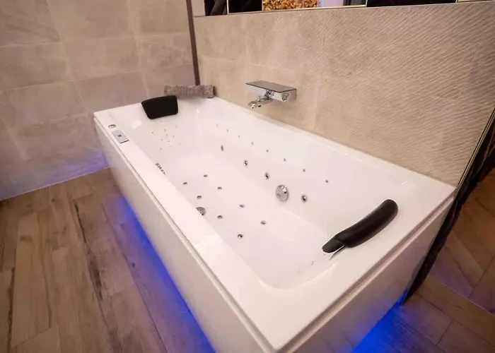 Oluxuxy49 - T3 De Prestige, Place Du Ralliement, 2eme 3eme Et 4eme Etage Sans Ascenseur Διαμέρισμα